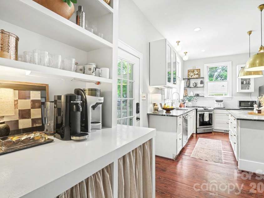 904 36th Street, Charlotte, NC 28205.  MLS# CAR4392678, YatesRealty ID 31067. Kitchen
