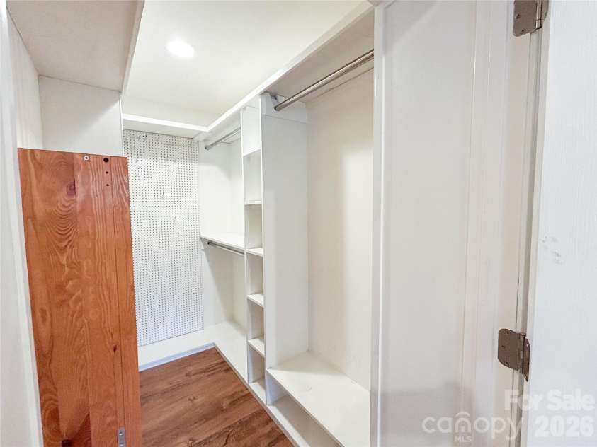 119 Hillcrest Street, Shelby, NC 28152.  MLS# CAR4391775, YatesRealty ID 31068. Primary walk in closet