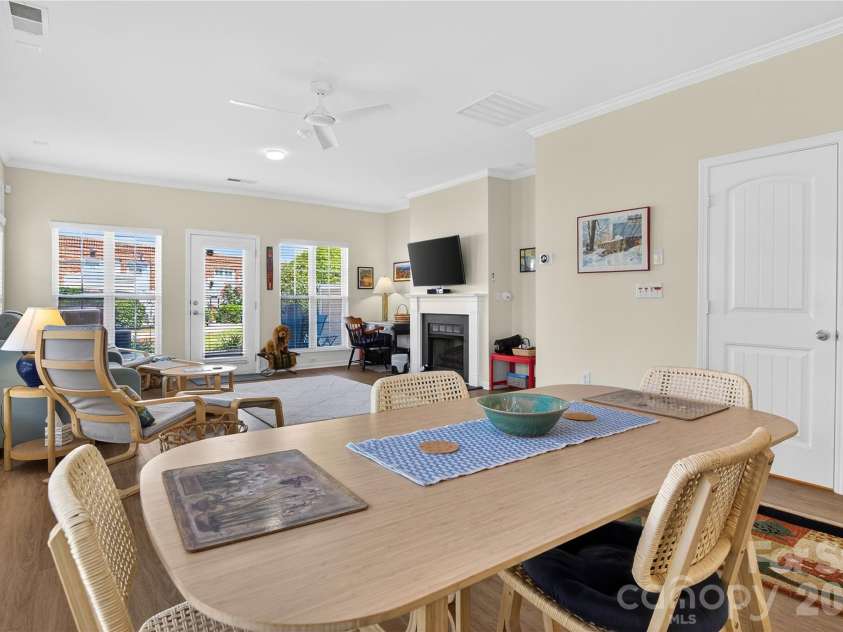 278 Davidson Gateway Drive, Davidson, NC 28036.  MLS# CAR4393609, YatesRealty ID 31069. Dining Area #2