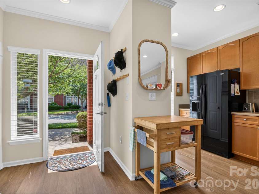 278 Davidson Gateway Drive, Davidson, NC 28036.  MLS# CAR4393609, YatesRealty ID 31069. Front Entry into Foyer