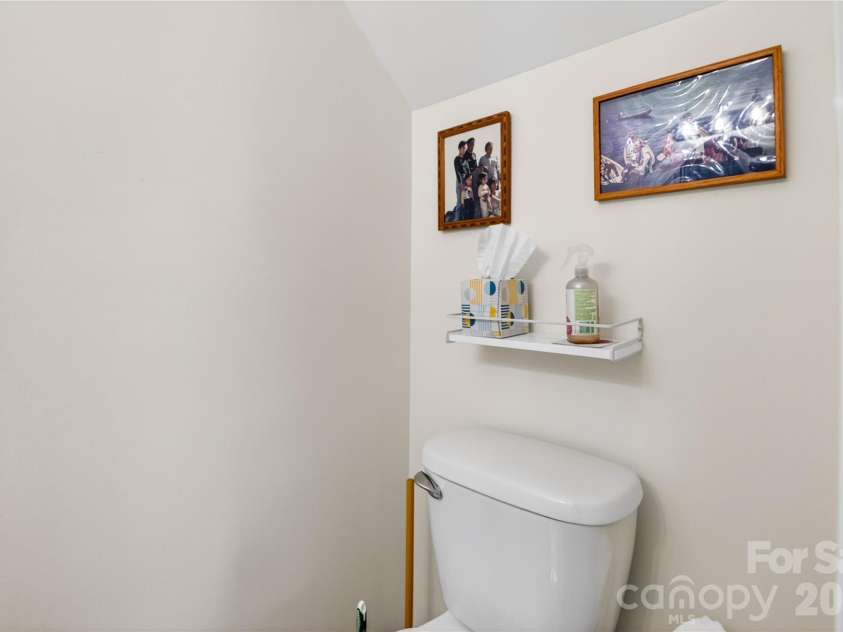 278 Davidson Gateway Drive, Davidson, NC 28036.  MLS# CAR4393609, YatesRealty ID 31069. Powder Room #2