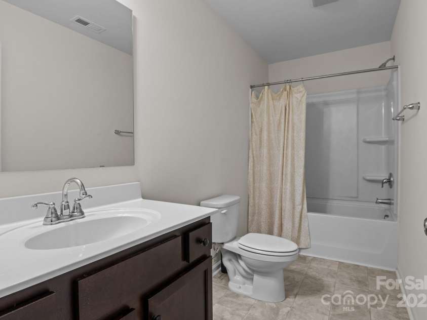 111 Buoy Lane, Statesville, NC 28677.  MLS# CAR4240001, YatesRealty ID 3107. 