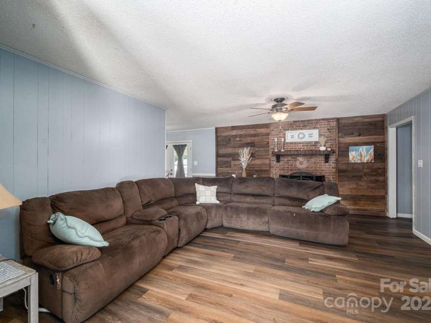 109 White Rock Road, Grover, NC 28073.  MLS# CAR4286697, YatesRealty ID 31070. 