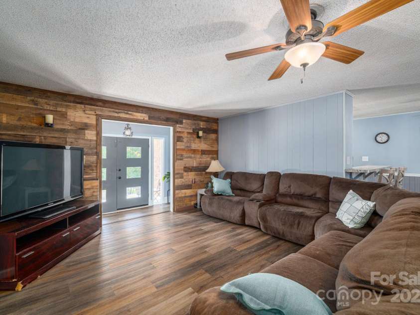 109 White Rock Road, Grover, NC 28073.  MLS# CAR4286697, YatesRealty ID 31070. 