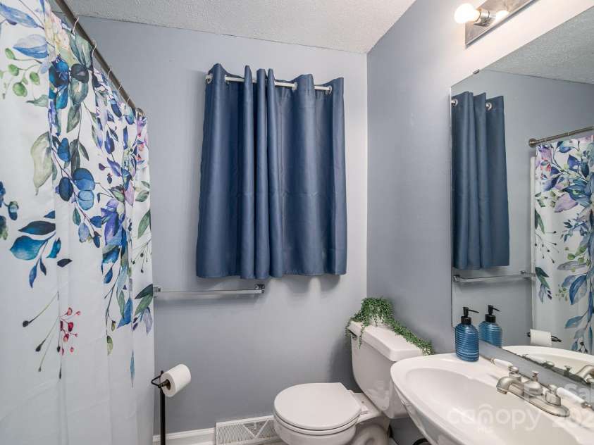 109 White Rock Road, Grover, NC 28073.  MLS# CAR4286697, YatesRealty ID 31070. 