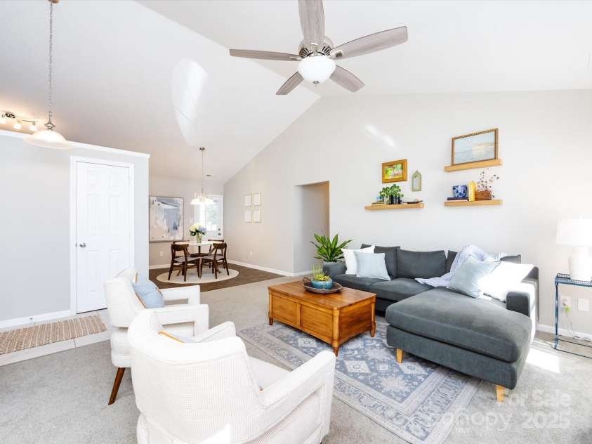 7731 Ivy Hollow Drive, Charlotte, NC 28227.  MLS# CAR4247882, YatesRealty ID 31071. 