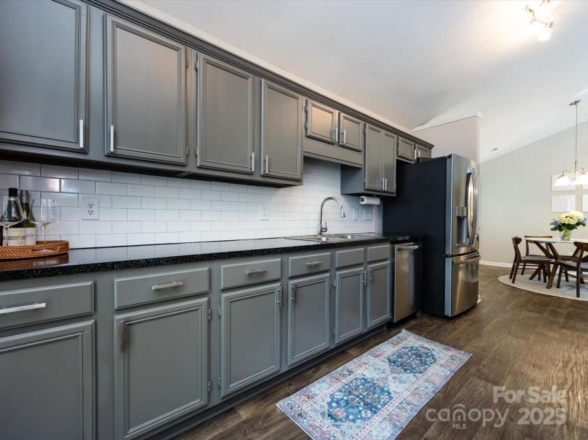 7731 Ivy Hollow Drive, Charlotte, NC 28227.  MLS# CAR4247882, YatesRealty ID 31071. 