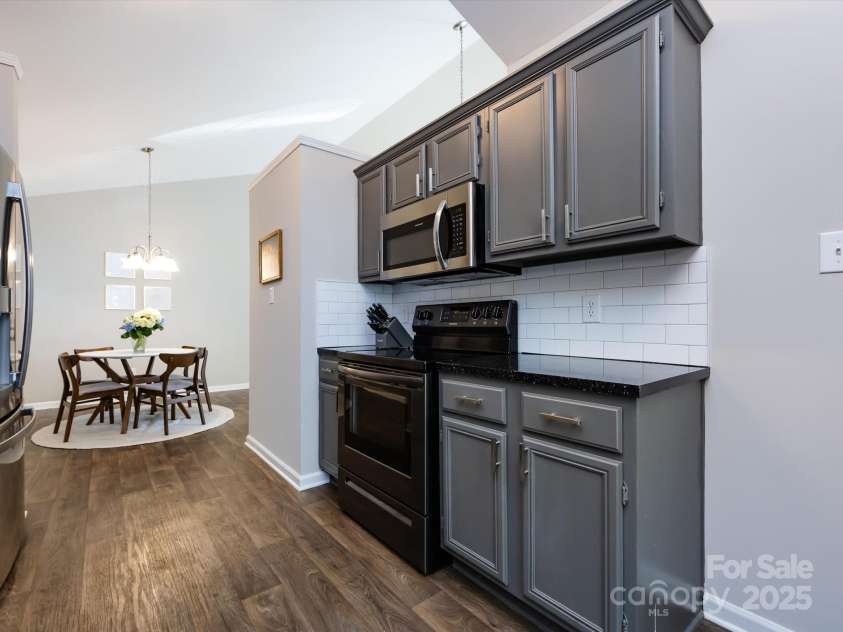 7731 Ivy Hollow Drive, Charlotte, NC 28227.  MLS# CAR4247882, YatesRealty ID 31071. 