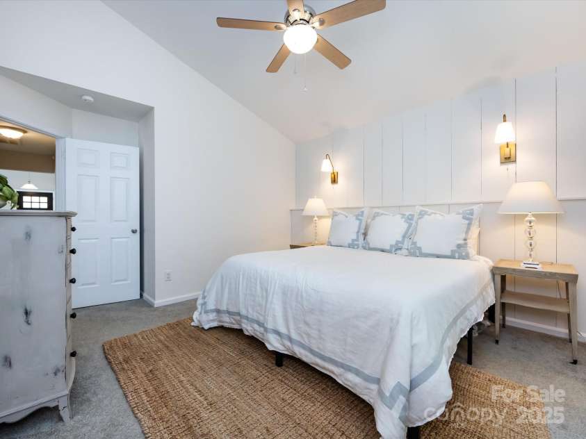 7731 Ivy Hollow Drive, Charlotte, NC 28227.  MLS# CAR4247882, YatesRealty ID 31071. 