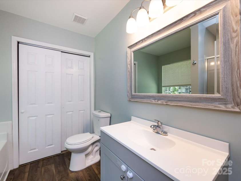 7731 Ivy Hollow Drive, Charlotte, NC 28227.  MLS# CAR4247882, YatesRealty ID 31071. 