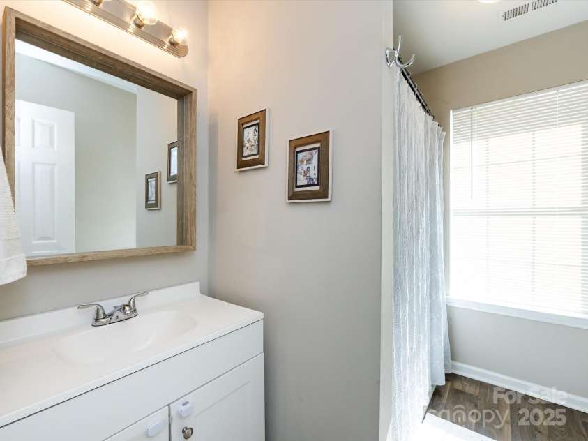 7731 Ivy Hollow Drive, Charlotte, NC 28227.  MLS# CAR4247882, YatesRealty ID 31071. 