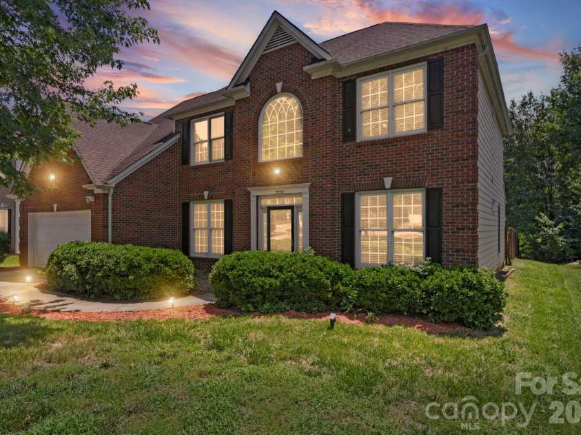 3124 Arklow Road, Charlotte, NC 28269.  MLS# CAR4390185, YatesRealty ID 31072. 