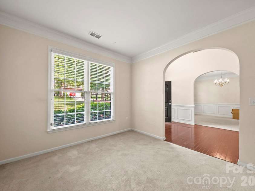 3124 Arklow Road, Charlotte, NC 28269.  MLS# CAR4390185, YatesRealty ID 31072. 