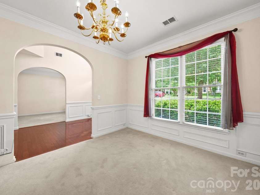 3124 Arklow Road, Charlotte, NC 28269.  MLS# CAR4390185, YatesRealty ID 31072. 