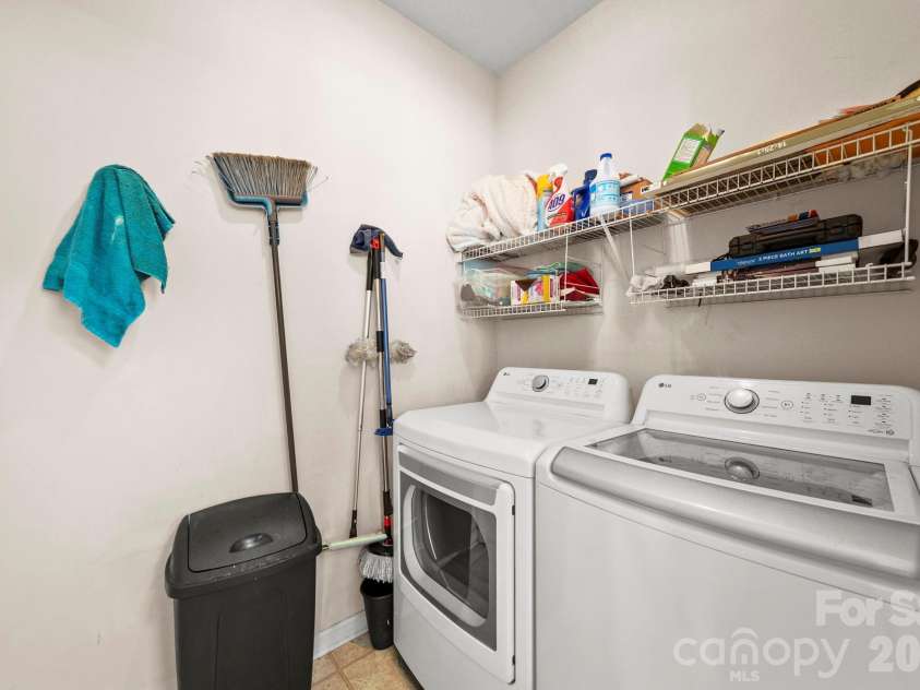 3124 Arklow Road, Charlotte, NC 28269.  MLS# CAR4390185, YatesRealty ID 31072. 