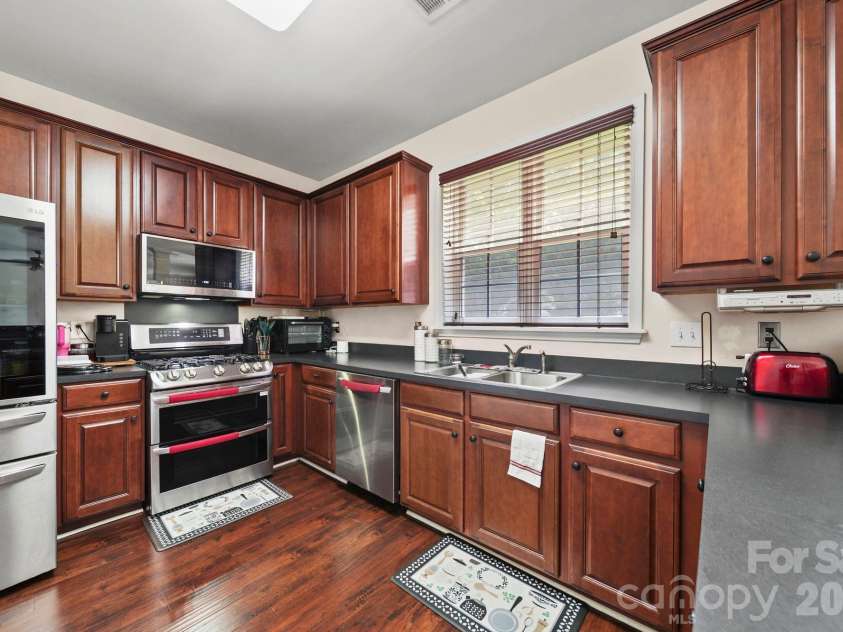 3124 Arklow Road, Charlotte, NC 28269.  MLS# CAR4390185, YatesRealty ID 31072. 