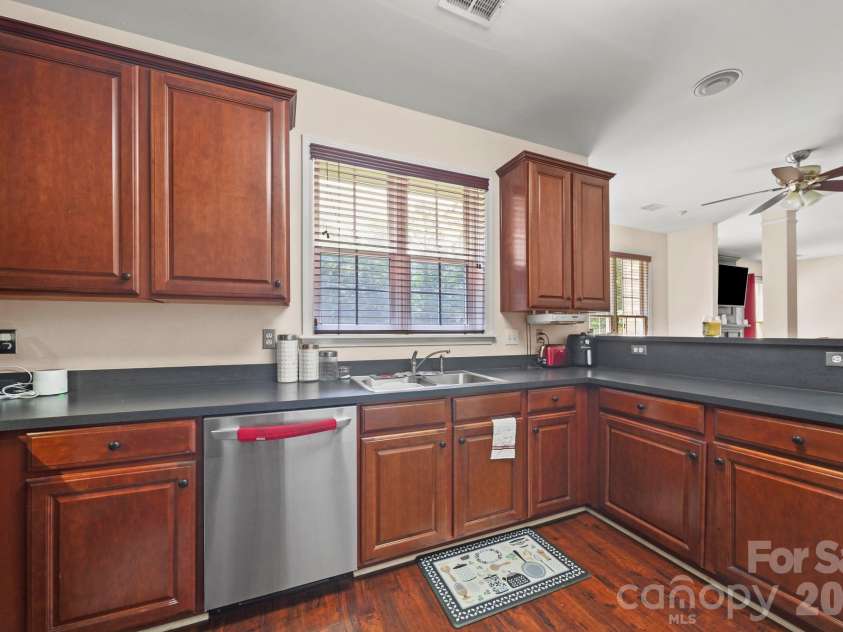 3124 Arklow Road, Charlotte, NC 28269.  MLS# CAR4390185, YatesRealty ID 31072. 