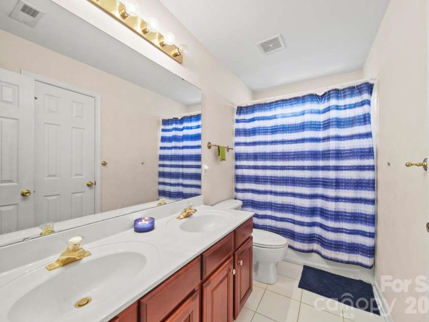 3124 Arklow Road, Charlotte, NC 28269.  MLS# CAR4390185, YatesRealty ID 31072. 