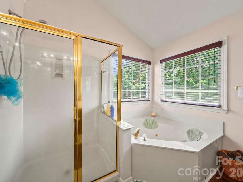 3124 Arklow Road, Charlotte, NC 28269.  MLS# CAR4390185, YatesRealty ID 31072. 