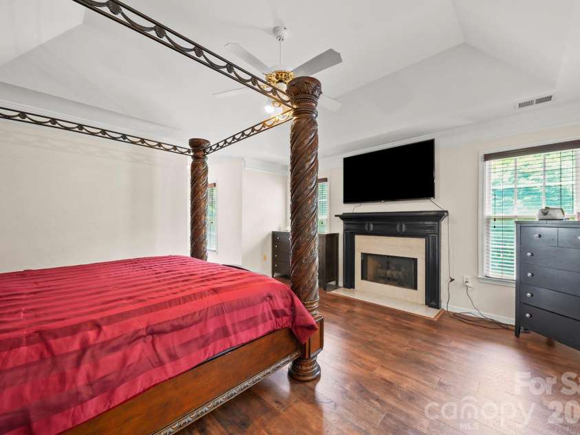 3124 Arklow Road, Charlotte, NC 28269.  MLS# CAR4390185, YatesRealty ID 31072. Bedroom 5 primary
