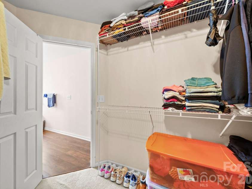 3124 Arklow Road, Charlotte, NC 28269.  MLS# CAR4390185, YatesRealty ID 31072. Walk in closet