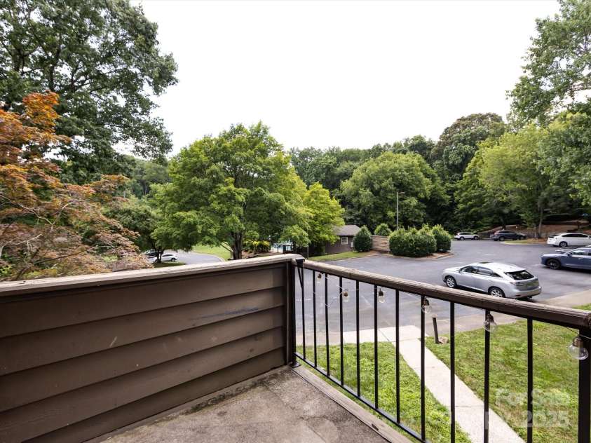 3508 Colony Crossing Drive, Charlotte, NC 28226.  MLS# CAR4279555, YatesRealty ID 31072. 