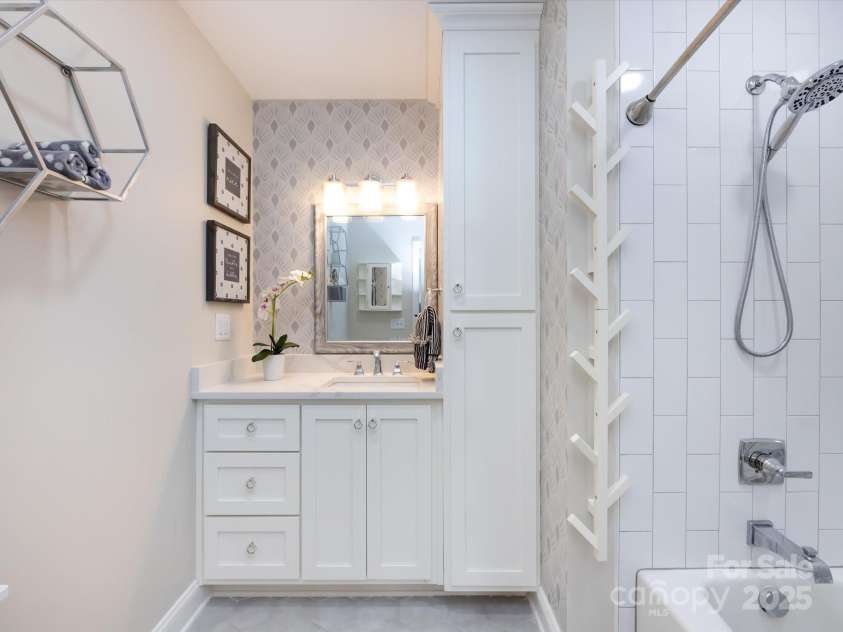 3508 Colony Crossing Drive, Charlotte, NC 28226.  MLS# CAR4279555, YatesRealty ID 31072. 