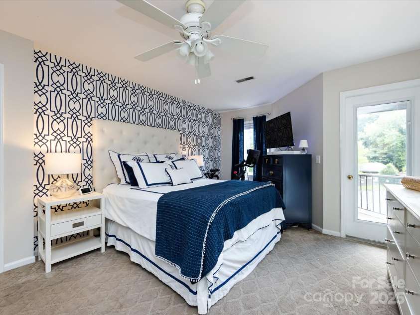 3508 Colony Crossing Drive, Charlotte, NC 28226.  MLS# CAR4279555, YatesRealty ID 31072. Corner nook perfect for workout space or reading area and access to private balcony