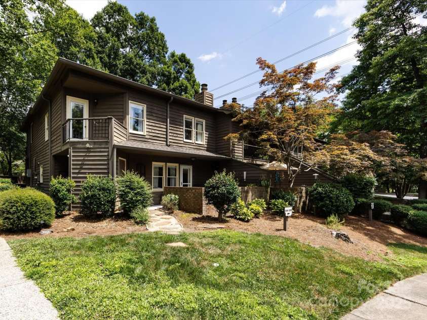 3508 Colony Crossing Drive, Charlotte, NC 28226.  MLS# CAR4279555, YatesRealty ID 31072. Welcome to Colony Crossing