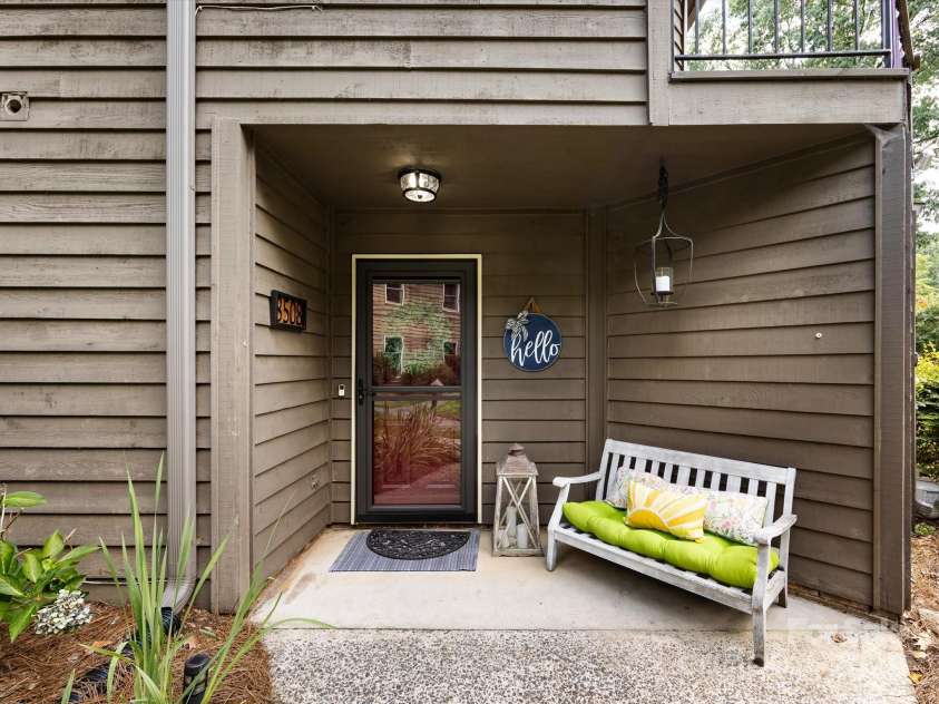 3508 Colony Crossing Drive, Charlotte, NC 28226.  MLS# CAR4279555, YatesRealty ID 31072. Welcoming covered front entry