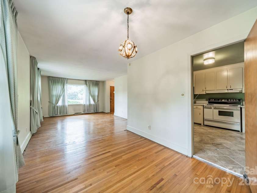1720 Miles Court, Charlotte, NC 28216.  MLS# CAR4275876, YatesRealty ID 31073. 