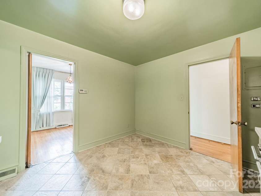 1720 Miles Court, Charlotte, NC 28216.  MLS# CAR4275876, YatesRealty ID 31073. 