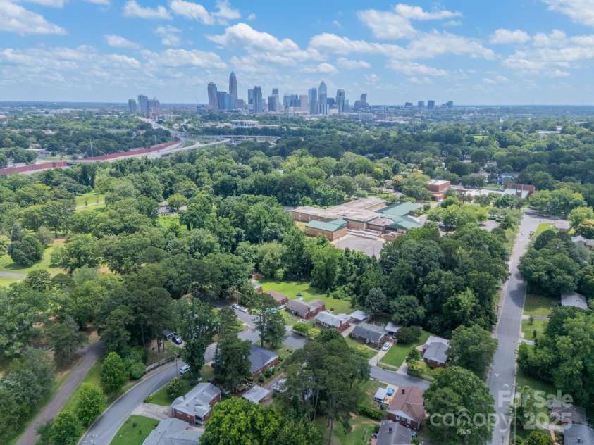 1720 Miles Court, Charlotte, NC 28216.  MLS# CAR4275876, YatesRealty ID 31073. 