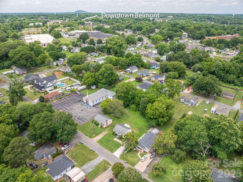 913 Edgemont Avenue, Belmont, NC 28012.  MLS# CAR4393676, YatesRealty ID 31073. 