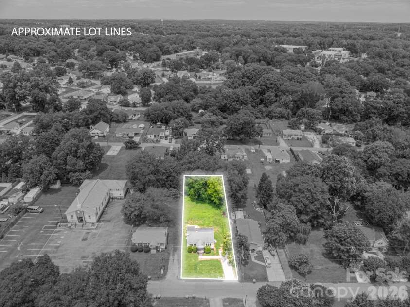 913 Edgemont Avenue, Belmont, NC 28012.  MLS# CAR4393676, YatesRealty ID 31073. 