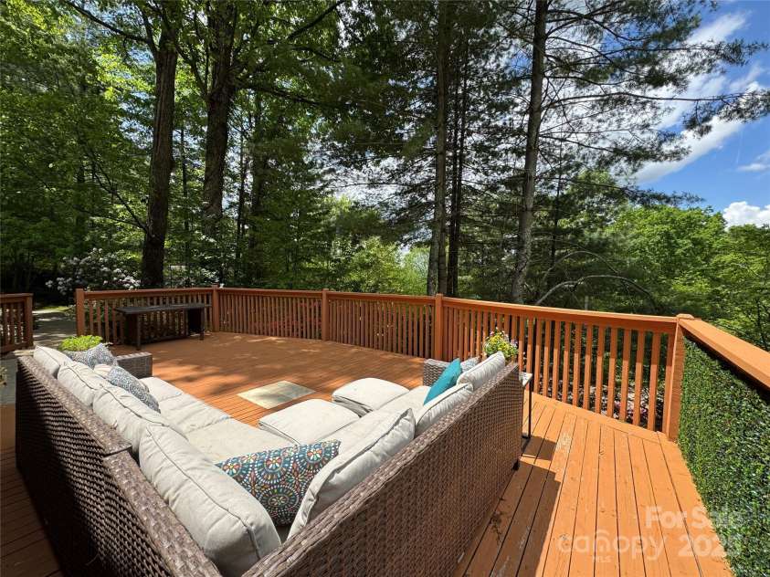 15 Elmwood Lane, Asheville, NC 28803.  MLS# CAR4231161, YatesRealty ID 31074. Treetop views!