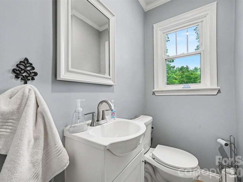 855 Marion Street, Shelby, NC 28150.  MLS# CAR4389704, YatesRealty ID 31074. 