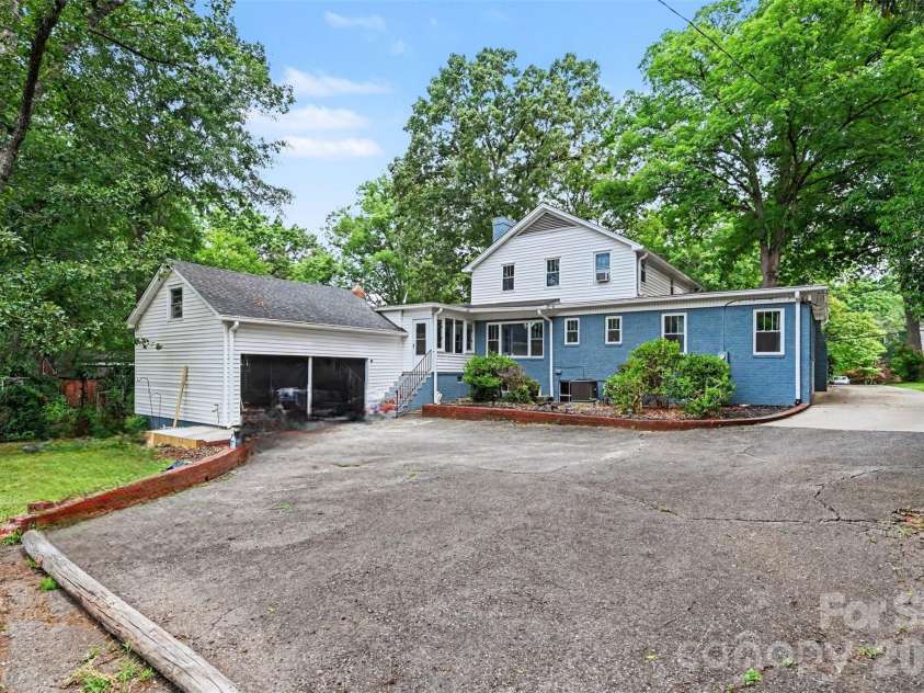 855 Marion Street, Shelby, NC 28150.  MLS# CAR4389704, YatesRealty ID 31074. 