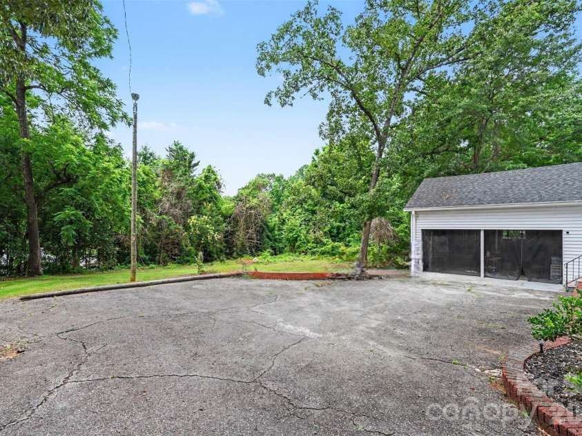 855 Marion Street, Shelby, NC 28150.  MLS# CAR4389704, YatesRealty ID 31074. 