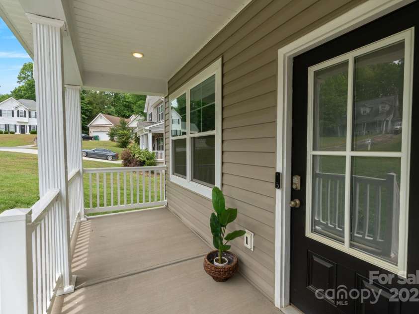 7308 Rothmore Street, Charlotte, NC 28215.  MLS# CAR4257950, YatesRealty ID 31075. 