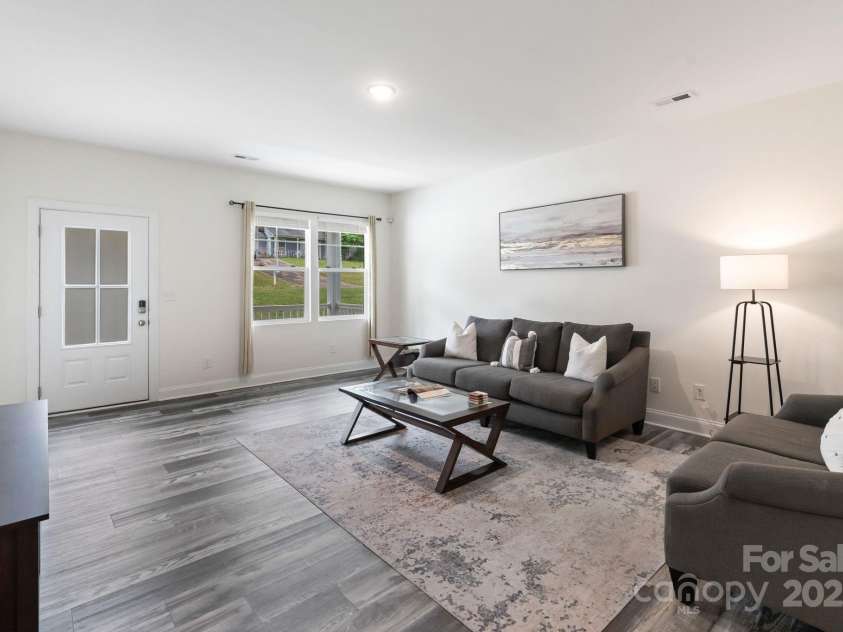 7308 Rothmore Street, Charlotte, NC 28215.  MLS# CAR4257950, YatesRealty ID 31075. 