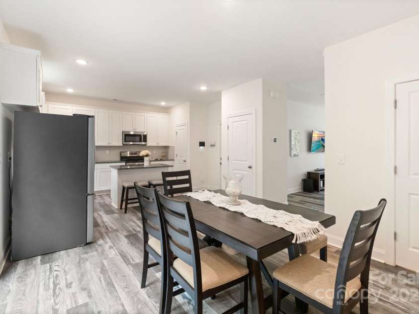 7308 Rothmore Street, Charlotte, NC 28215.  MLS# CAR4257950, YatesRealty ID 31075. 