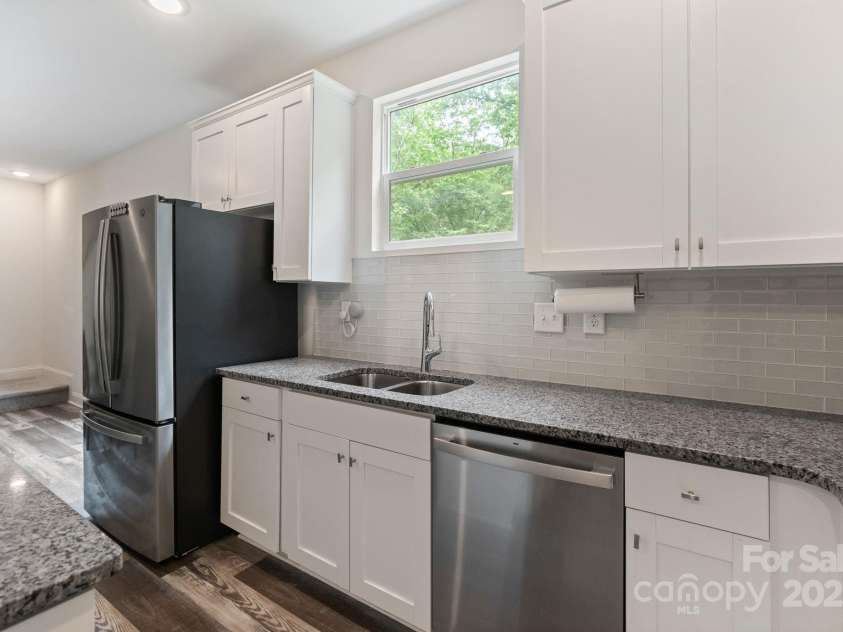 7308 Rothmore Street, Charlotte, NC 28215.  MLS# CAR4257950, YatesRealty ID 31075. 