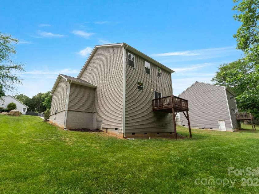 7308 Rothmore Street, Charlotte, NC 28215.  MLS# CAR4257950, YatesRealty ID 31075. 