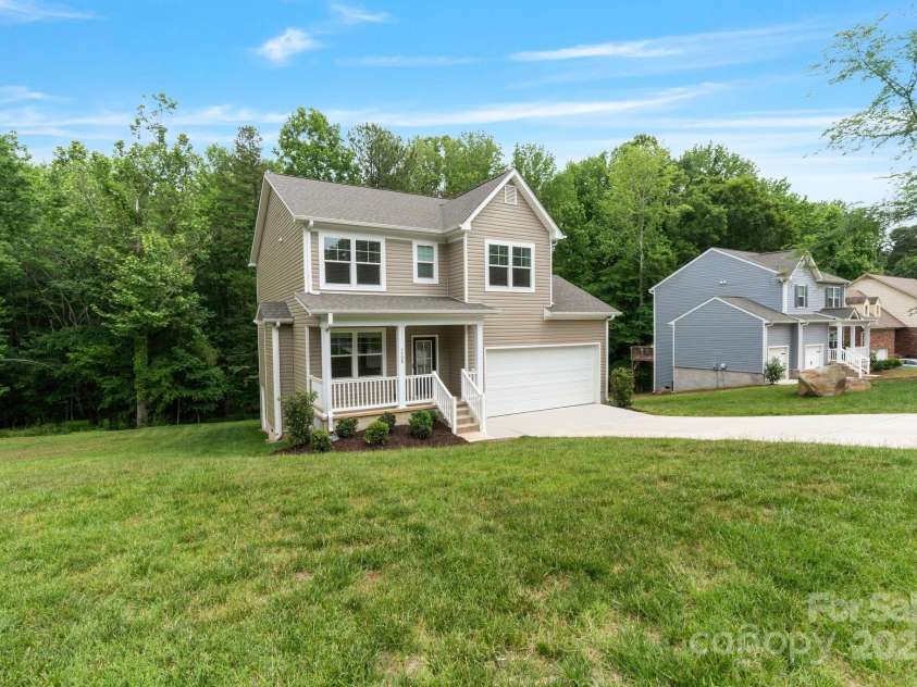 7308 Rothmore Street, Charlotte, NC 28215.  MLS# CAR4257950, YatesRealty ID 31075. 