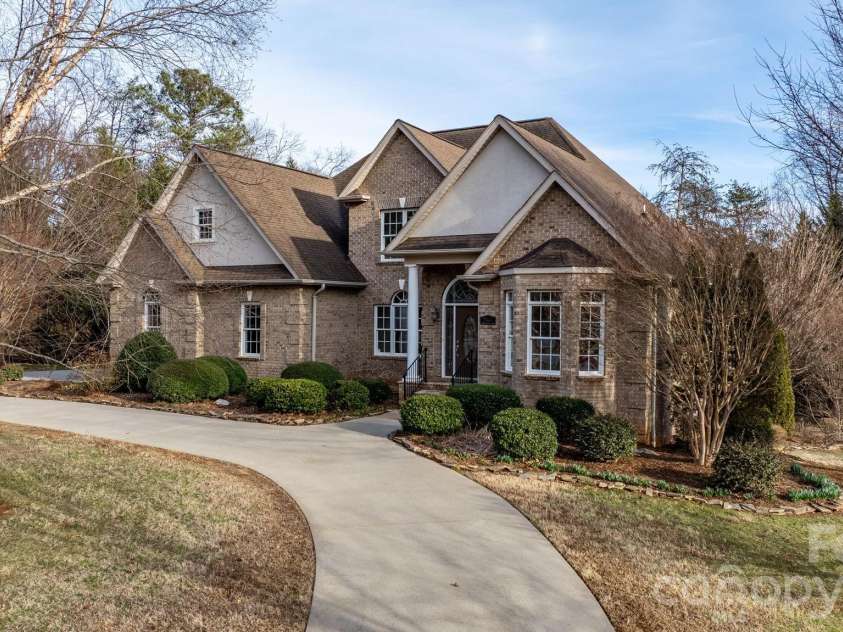2301 Willow Creek Drive, Newton, NC 28658.  MLS# CAR4335777, YatesRealty ID 31076. 