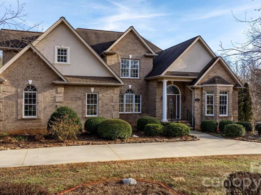 2301 Willow Creek Drive, Newton, NC 28658.  MLS# CAR4335777, YatesRealty ID 31076. 