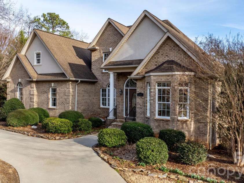2301 Willow Creek Drive, Newton, NC 28658.  MLS# CAR4335777, YatesRealty ID 31076. 