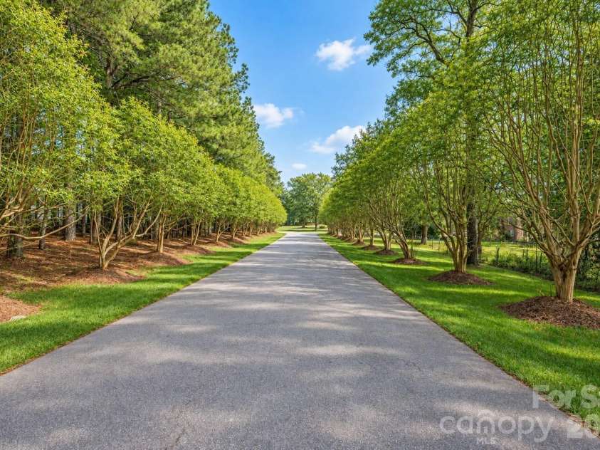 2301 Willow Creek Drive, Newton, NC 28658.  MLS# CAR4335777, YatesRealty ID 31076. 