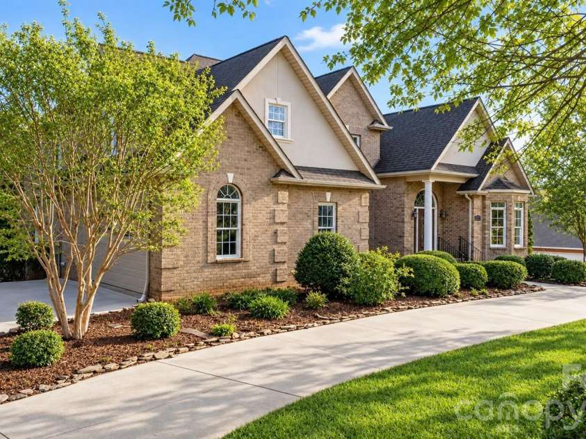 2301 Willow Creek Drive, Newton, NC 28658.  MLS# CAR4335777, YatesRealty ID 31076. 